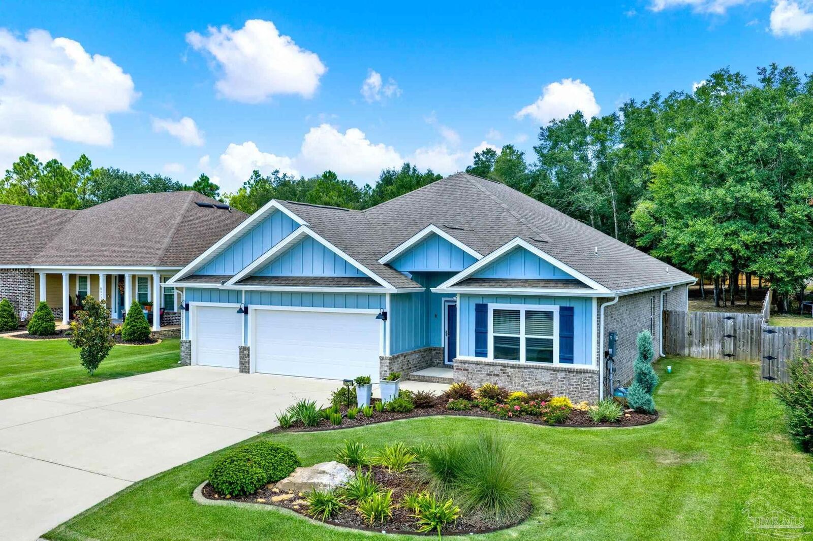 Property Photo: 8028 Majestic Cypress Dr FL 32583