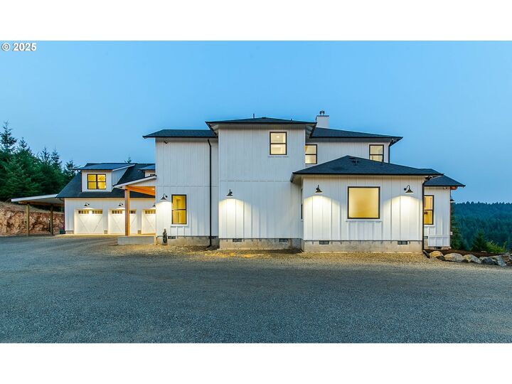 Property Photo:  85180 Boomer Rd  OR 97402 
