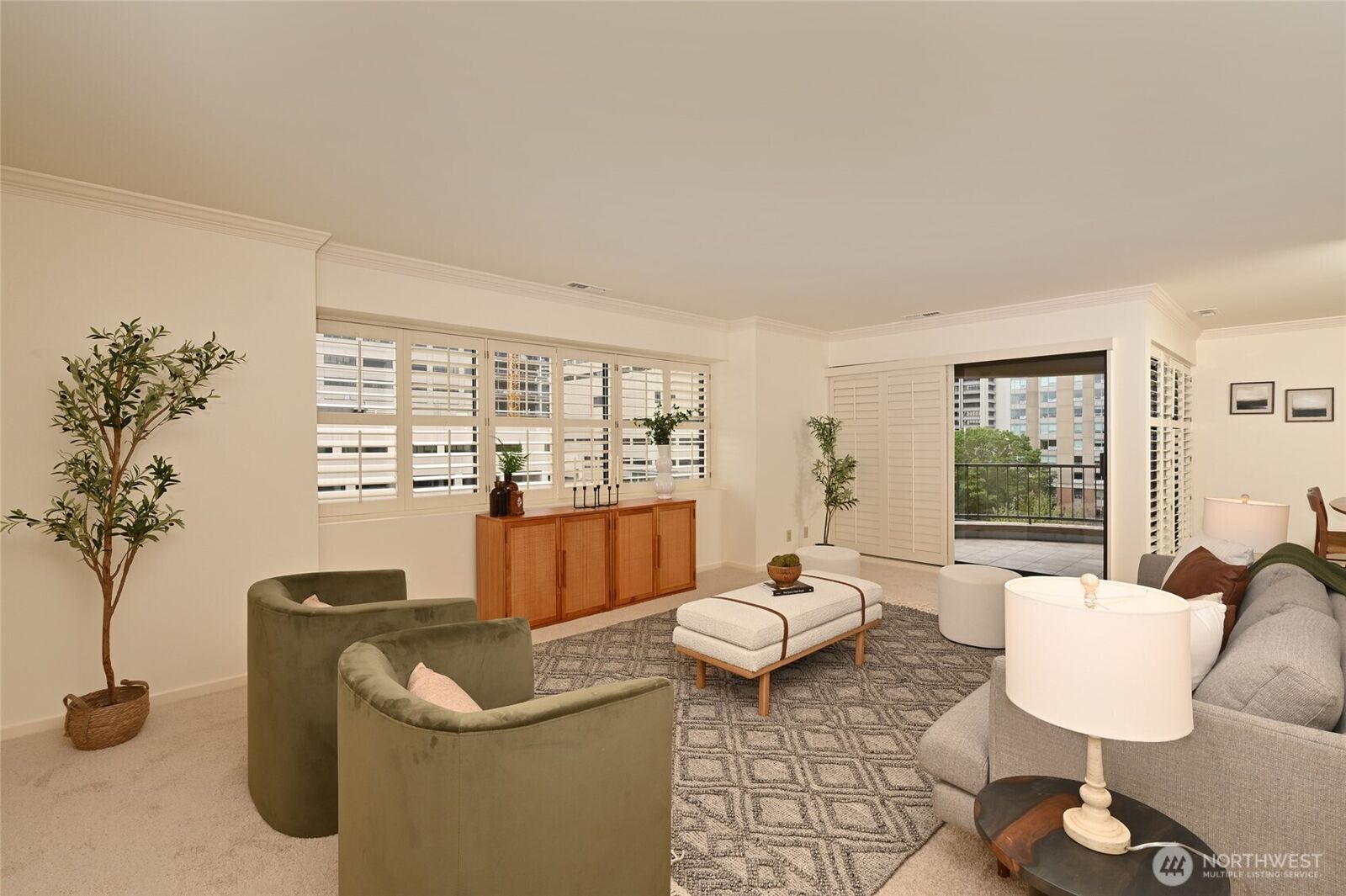 Property Photo: 1301 Spring Street 6D WA 98104
