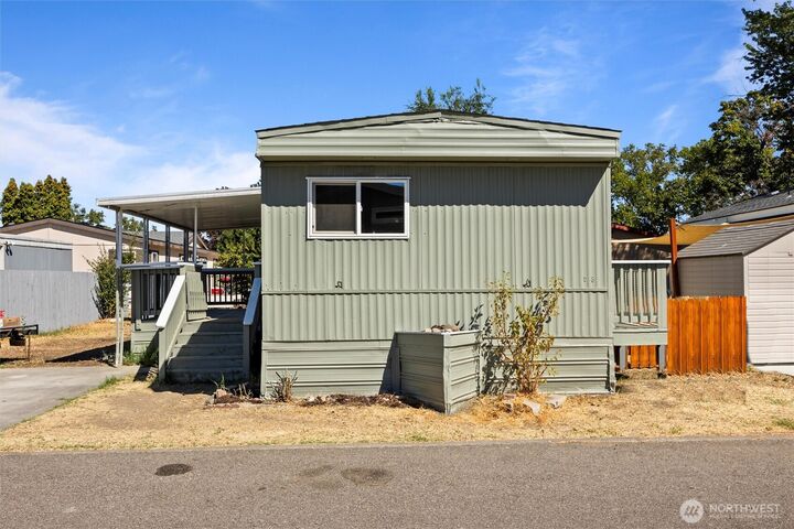 Property Photo: 2021 Mahan Avenue D8 WA 99354