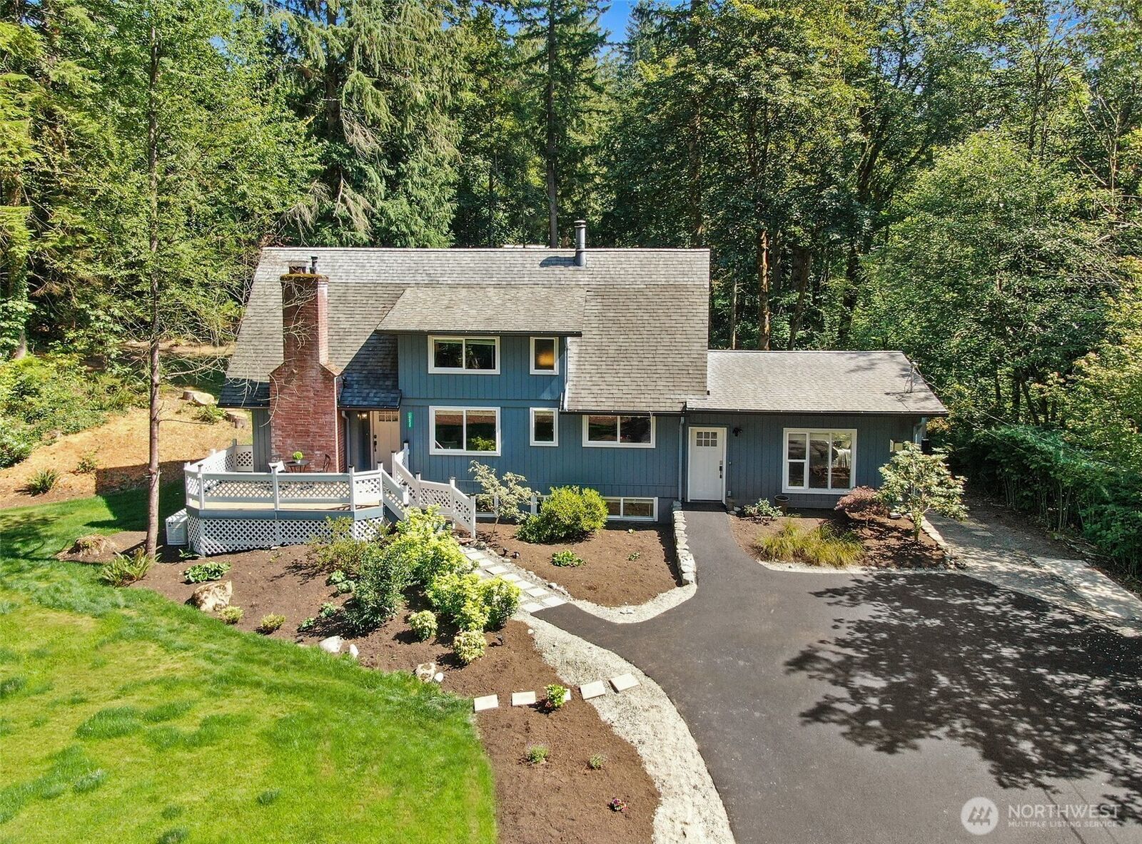 Property Photo: 14530 262nd Avenue SE WA 98027