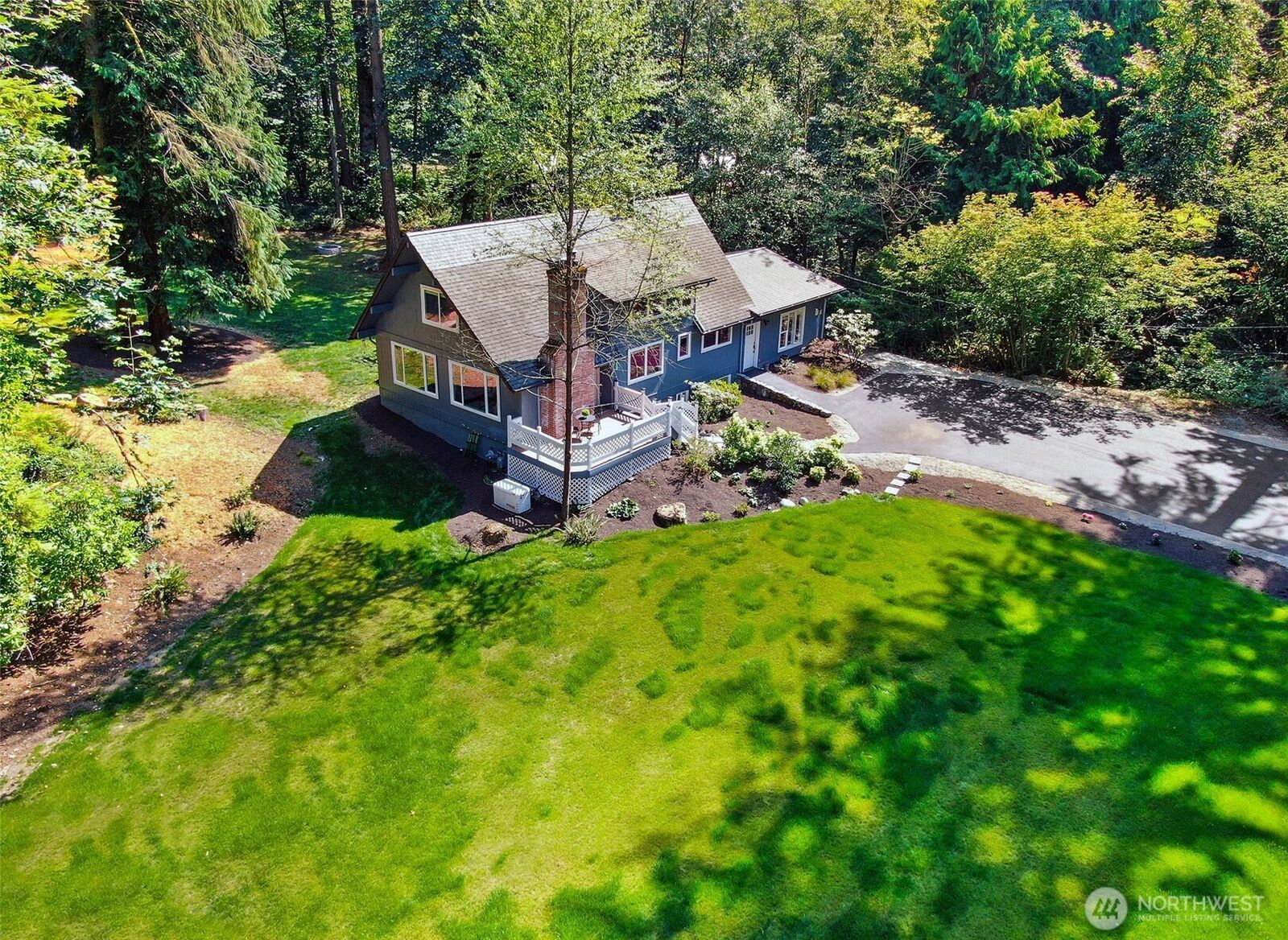 Property Photo:  14530  262nd Avenue SE  WA 98027 