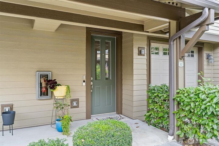 Property Photo:  2115  201st Place SE L2  WA 98012 