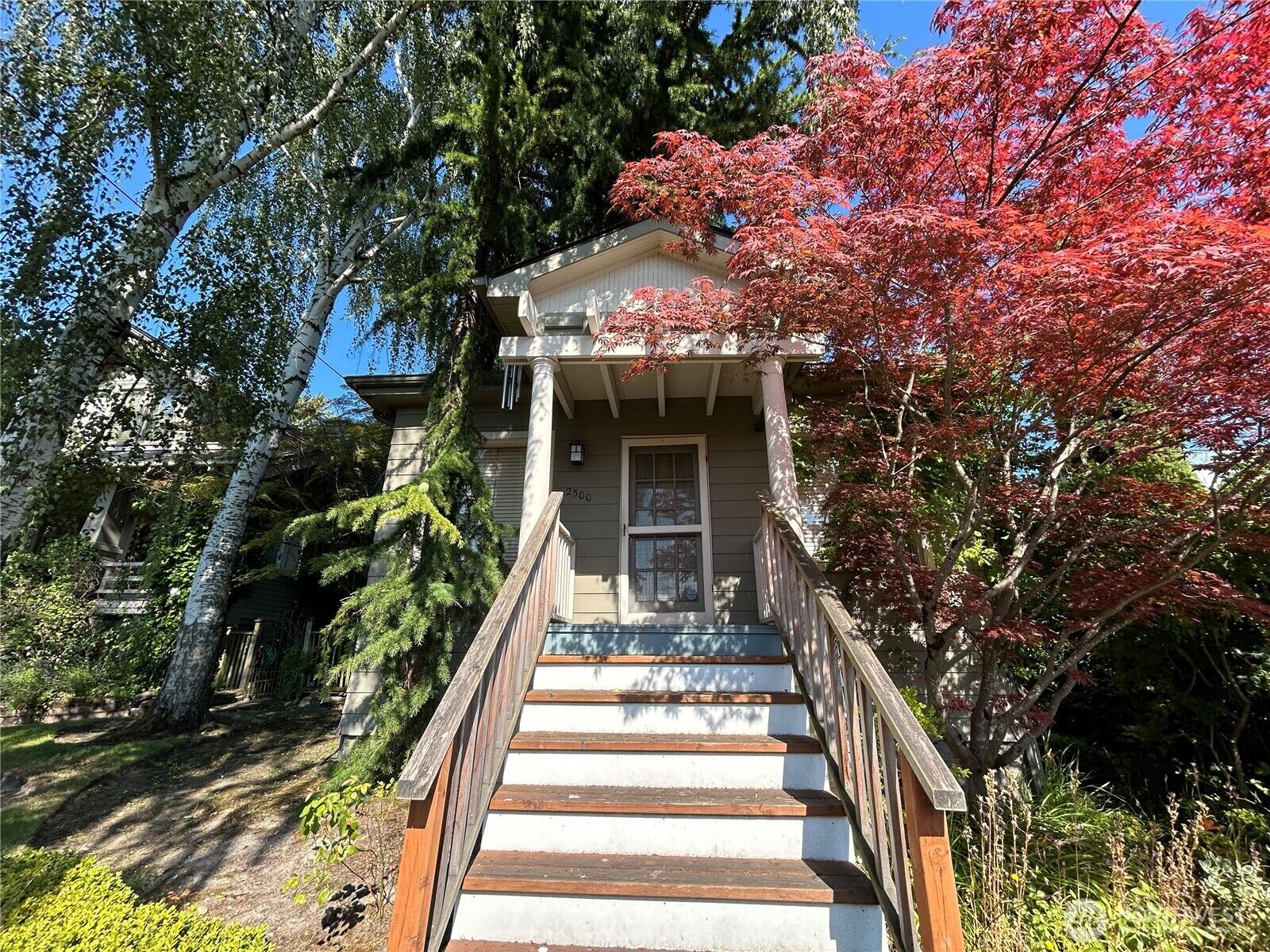Property Photo:  2500 & 2502  Minor Avenue E  WA 98102 