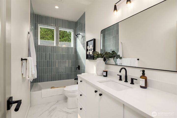 3003 NE 88th Street  Seattle WA 98115 photo