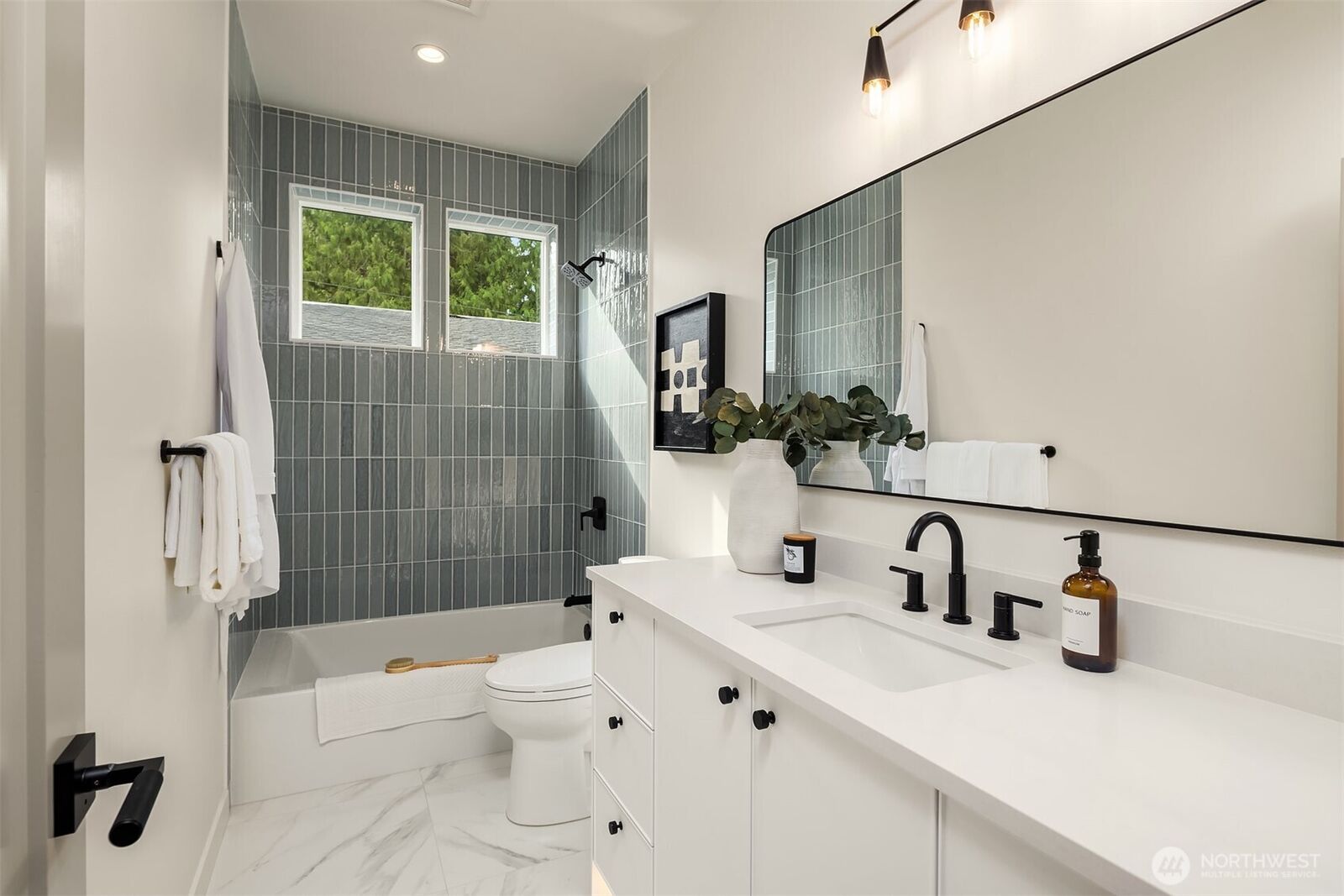 Property Photo:  3003 NE 88th Street  WA 98115 