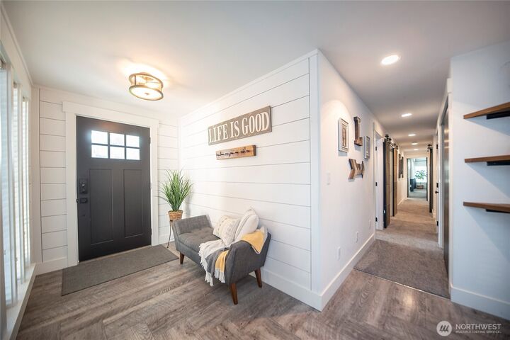 Property Photo:  110  Brown Road  WA 98926 