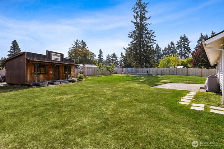Property Photo: 23505 66th Avenue Ct E WA 98338