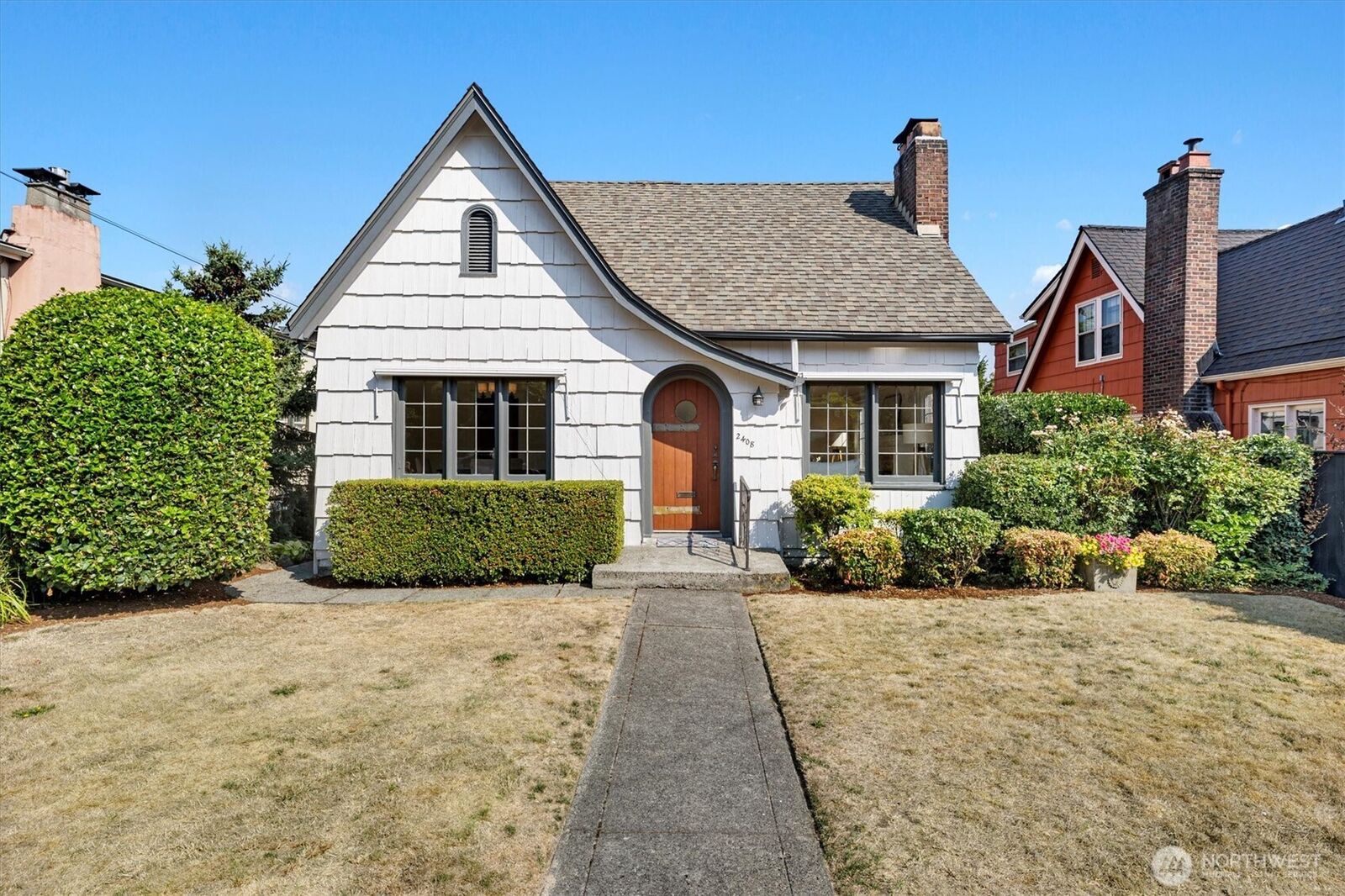 Property Photo: 2408 E Roanoke Street WA 98112