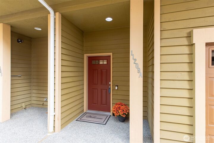 11209  Greenwood Avenue N A  Seattle WA 98133 photo