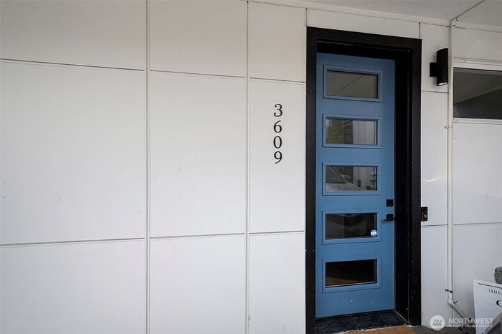 Property Photo: 3609 S Findlay Street WA 98118
