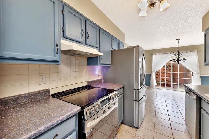 Photo de la propriété:  8930 W Suncrest St  KS 67212 