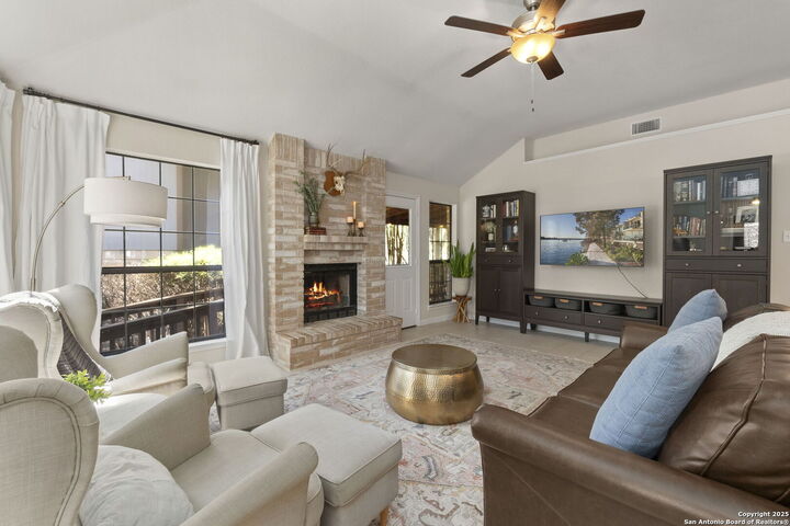 Property Photo: 1042 Hedgestone TX 78258