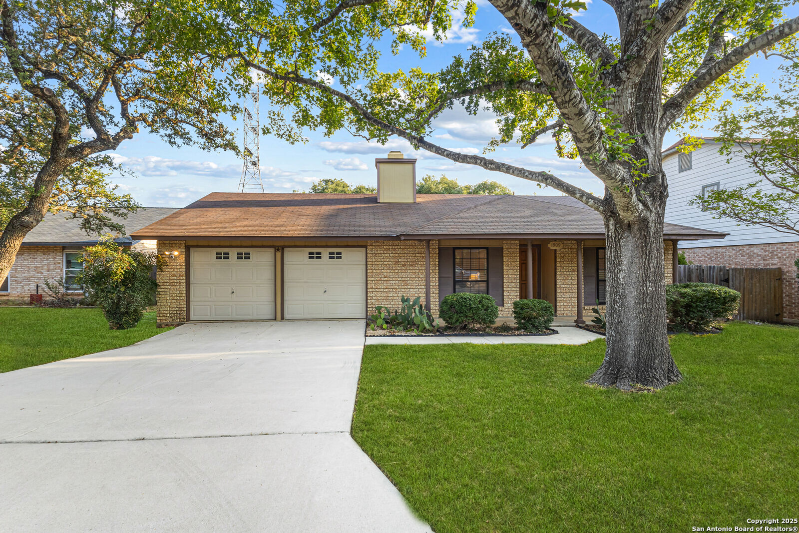 Property Photo: 1909 Creek Mountain TX 78259
