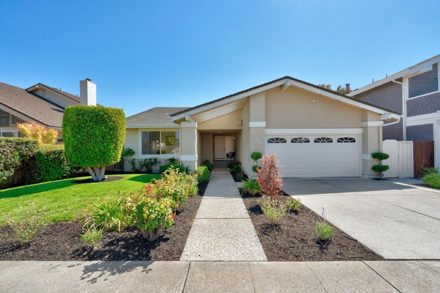 Property Photo:  156 Flying Cloud Isle  CA 94404 