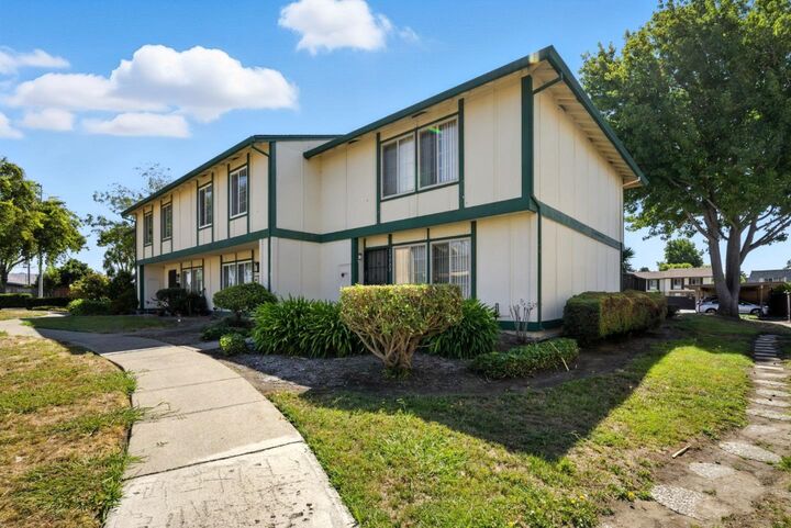 Property Photo: 27726 Del Norte Court CA 94545