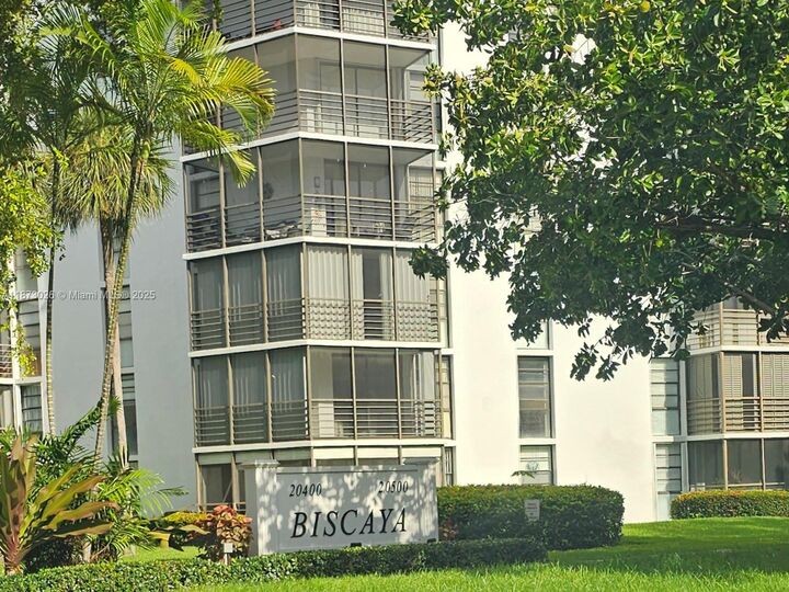 20400 W Country Club Dr 711  Aventura FL 33180 photo