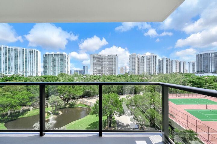 18181 NE 31st Ct 807  Aventura FL 33160 photo