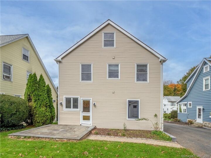 Property Photo:  8 Maplewood Terrace  CT 06851 