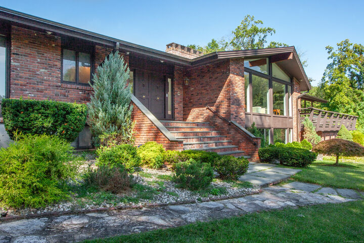 Property Photo:  124 High Ridge Road  CT 06117 