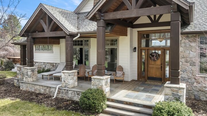 Property Photo: 13615 N Riverbluff Ln WA 99208