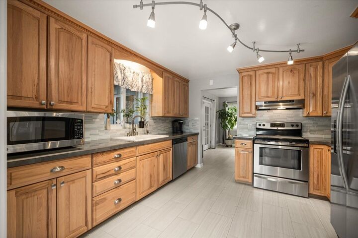Property Photo:  3704 E 28th Ave  WA 99223 