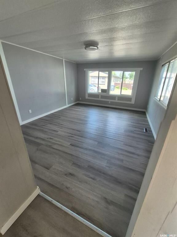 Property Photo:  219 Grant Street 9  SK S7N 2A5 