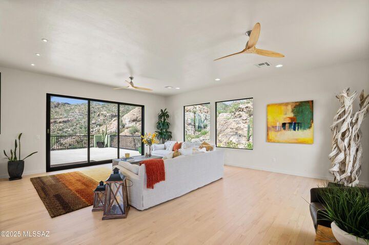 Property Photo:  3898 N Camino Ojo De Agua  AZ 85749 