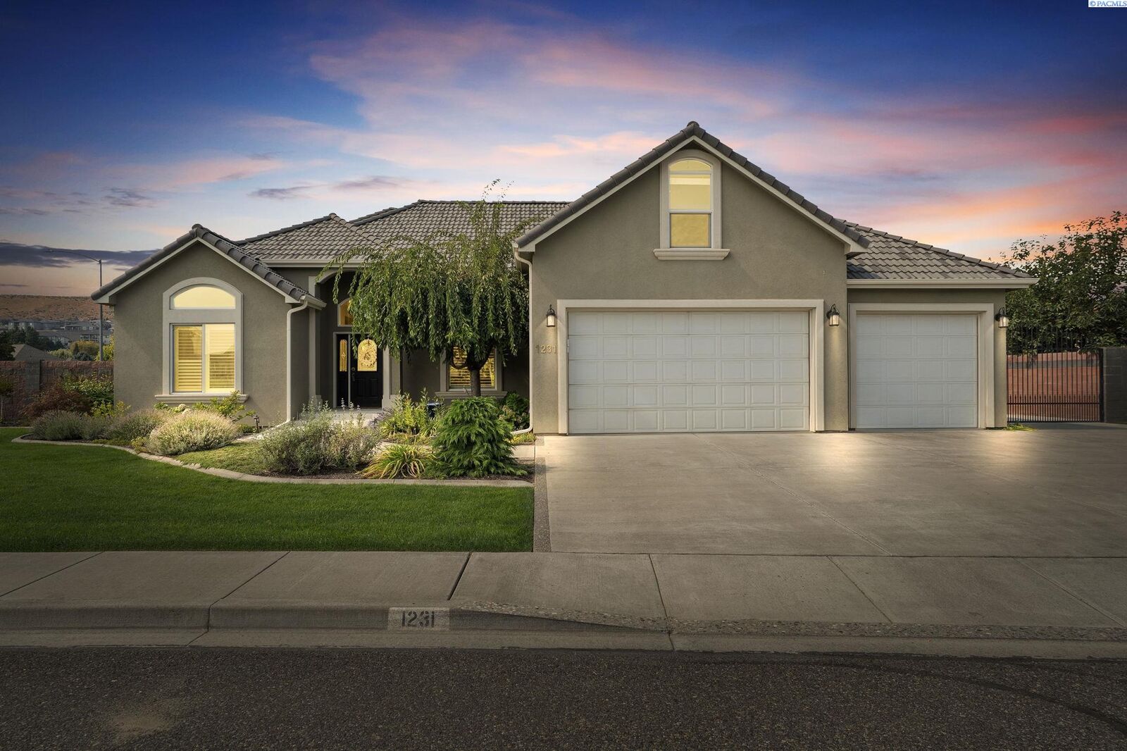 Property Photo: 1231 Cameo Drive WA 99352