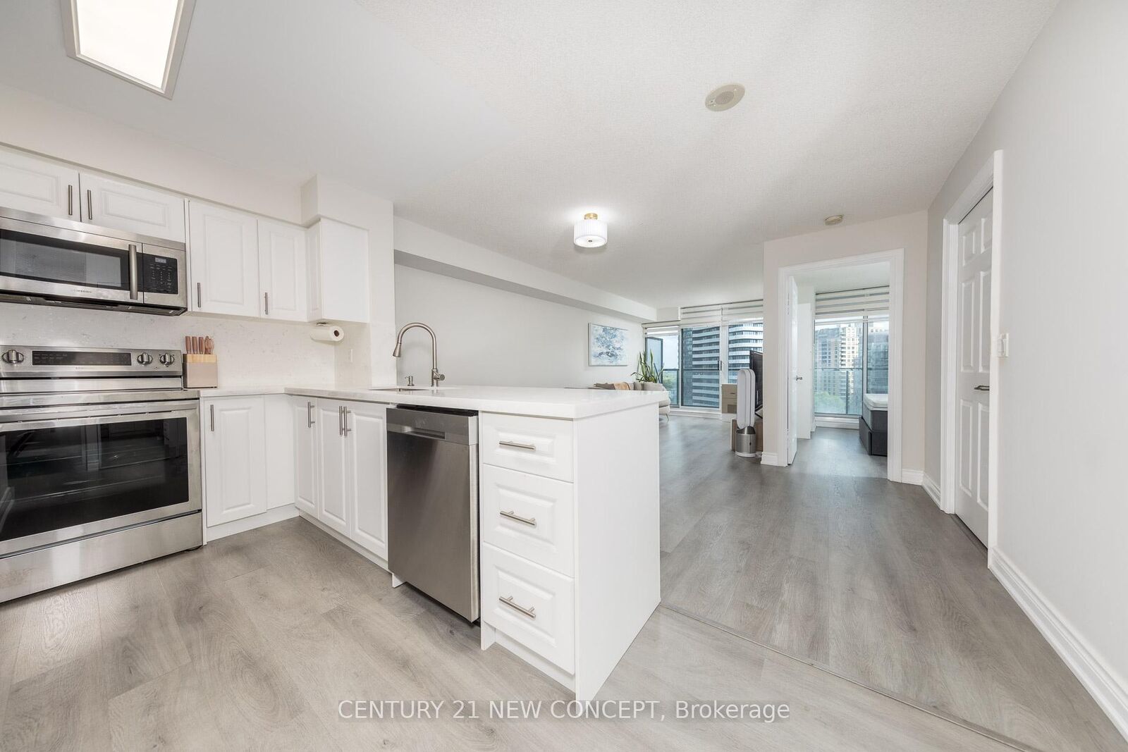 Property Photo: 5508 Yonge Street 1101 ON M2N 7L2