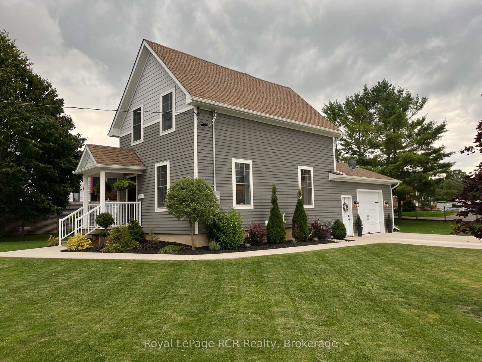 Property Photo:  39 John Street  ON N0H 2N0 