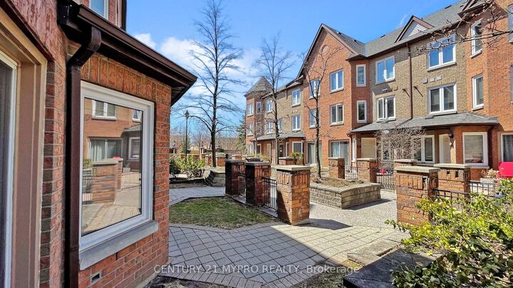 Property Photo: 735 New Westminster Drive 32 ON L4J 7Y9