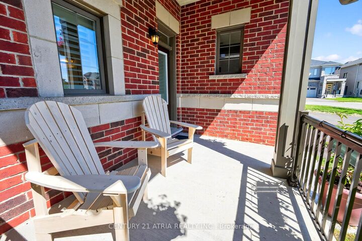 Photo de la propriété:  2888 Foxden Square  ON L1X 0N9 