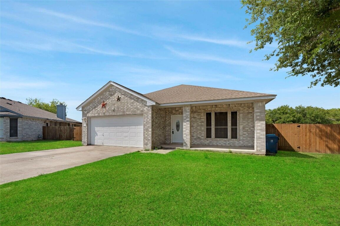 Property Photo: 136 Shenandoah Trail TX 78621