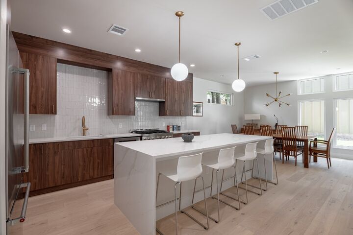 Property Photo:  1405 Singleton Avenue  TX 78702 