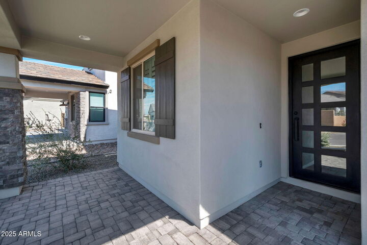 Property Photo: 5727 E Sayan Street AZ 85215