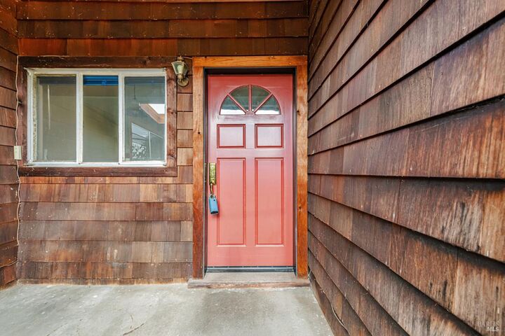 Property Photo: 615 Rosal Way CA 94903