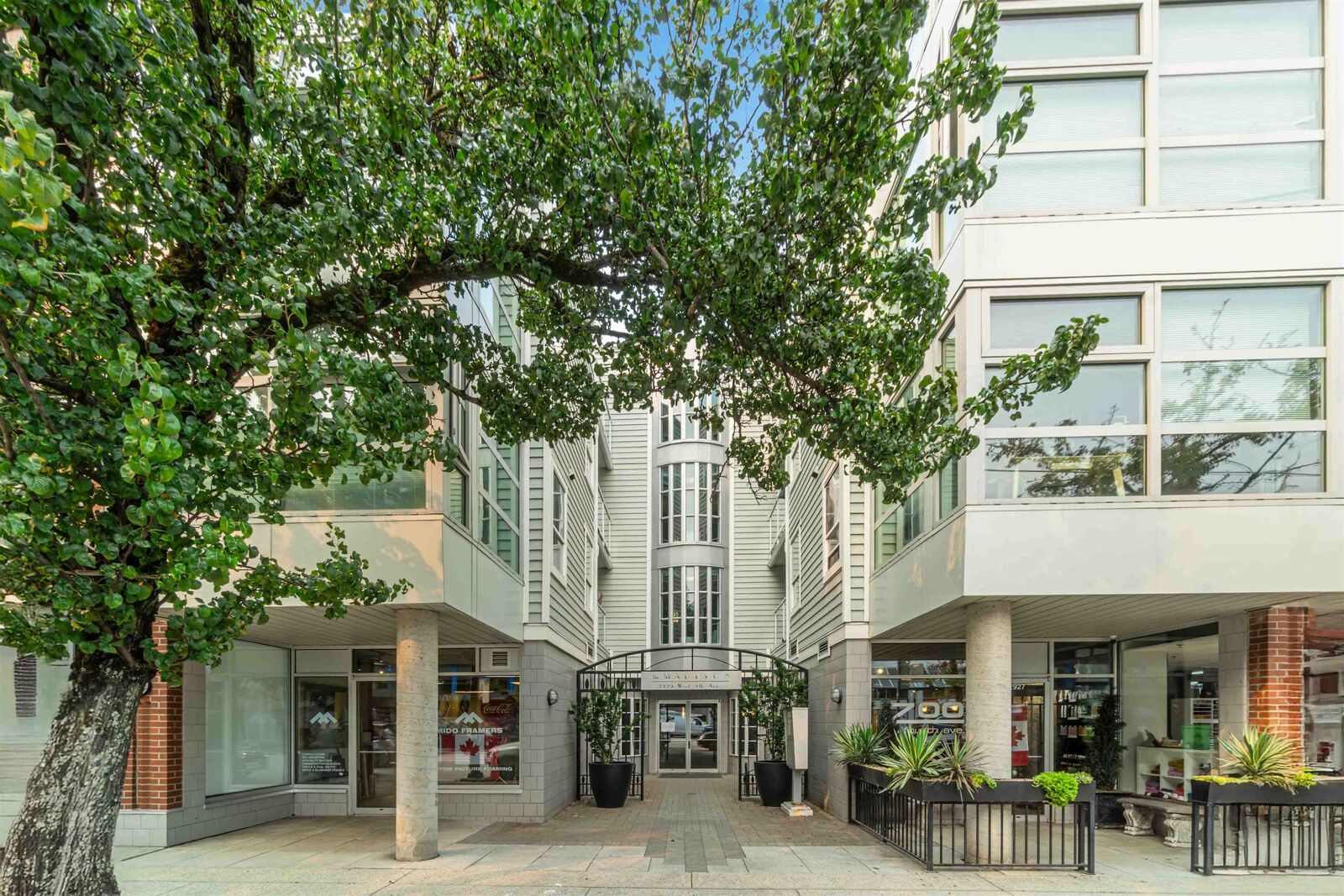 Property Photo:  2929 W 4th Avenue 307  BC V6K 4T3 