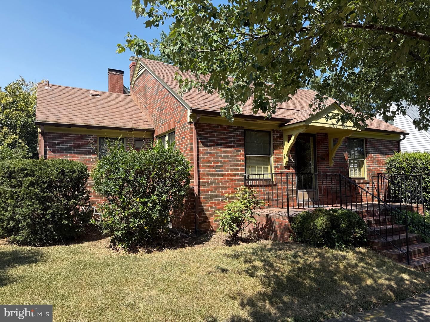 Property Photo: 911 Monroe Street VA 22401