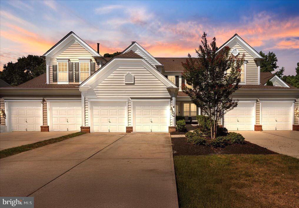 Property Photo:  4 Wrentham Drive  NJ 08055 