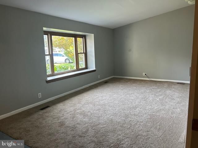 Property Photo:  8 Buckingham Drive  NJ 08060 