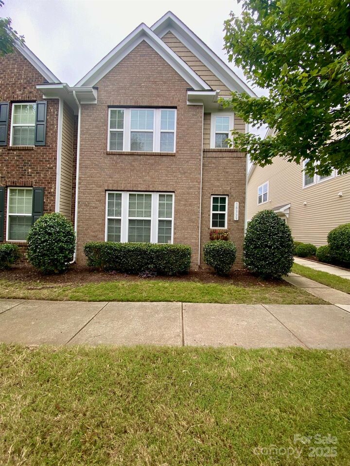 18333 The Commons Boulevard  Cornelius NC 28031 photo