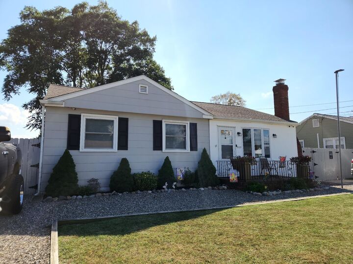 Property Photo: 205 E Vermont NJ 08242-1313