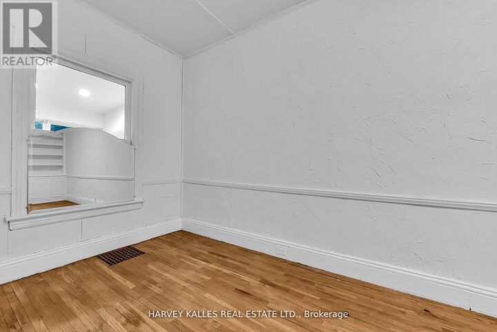 Photo de la propriété:  205 Wychwood Avenue  ON M6C 2T5 
