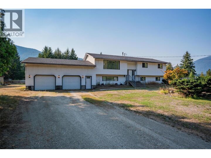 2525 Alexis Road  Castlegar BC V1N 4P6 photo