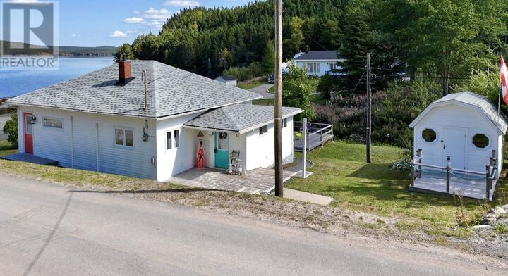 Photo de la propriété:  5 Main Street  NL A0C 1H0 