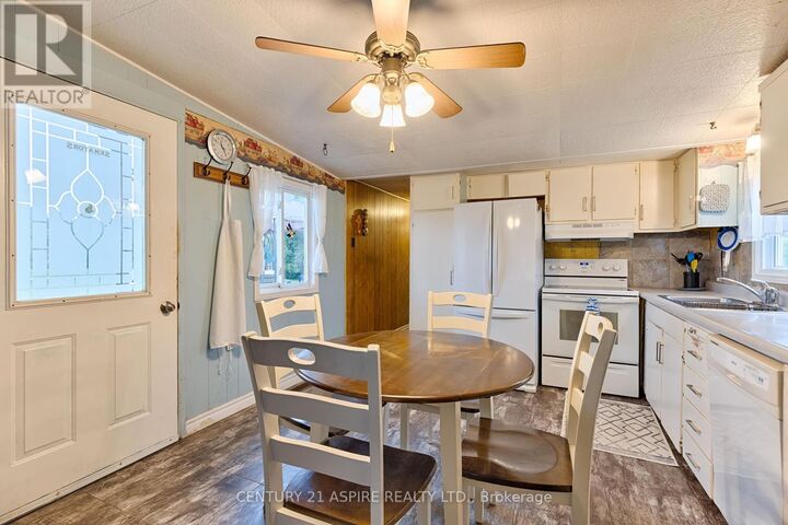 Property Photo: 3240 Doran Road ON K8A 6W8