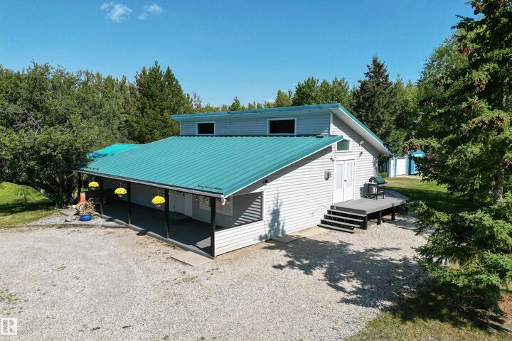 Photo de la propriété:  54222 Rge Road 25 43  AB T0E 0A1 
