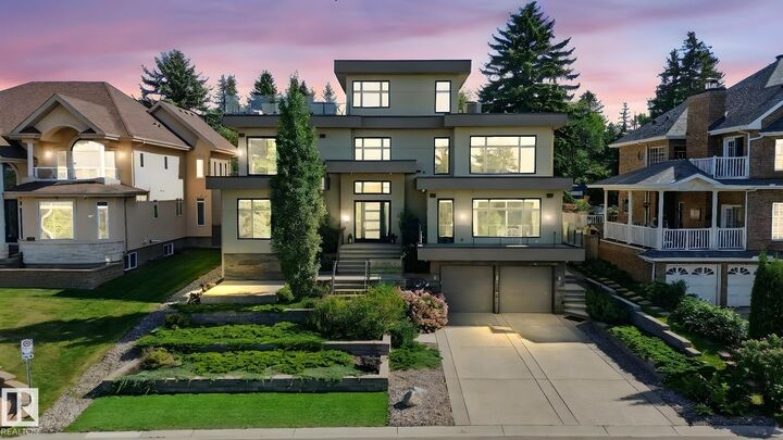 Photo de la propriété:  11823 Saskatchewan Drive NW  AB  