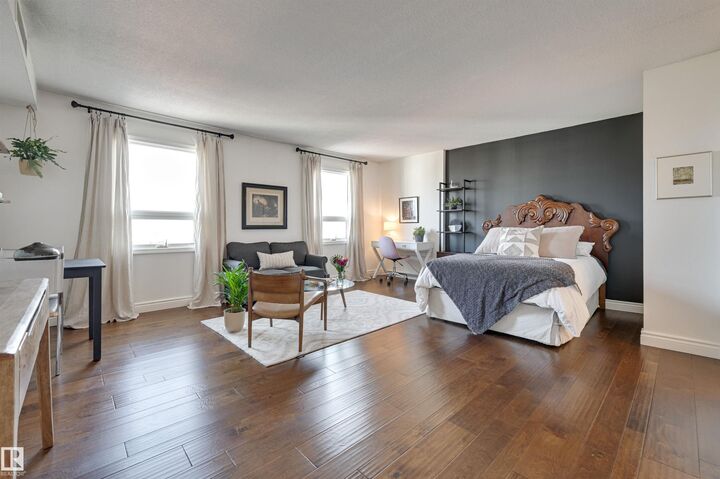 Property Photo: 10140 120 Street NW 1505 AB T5K 1Z8